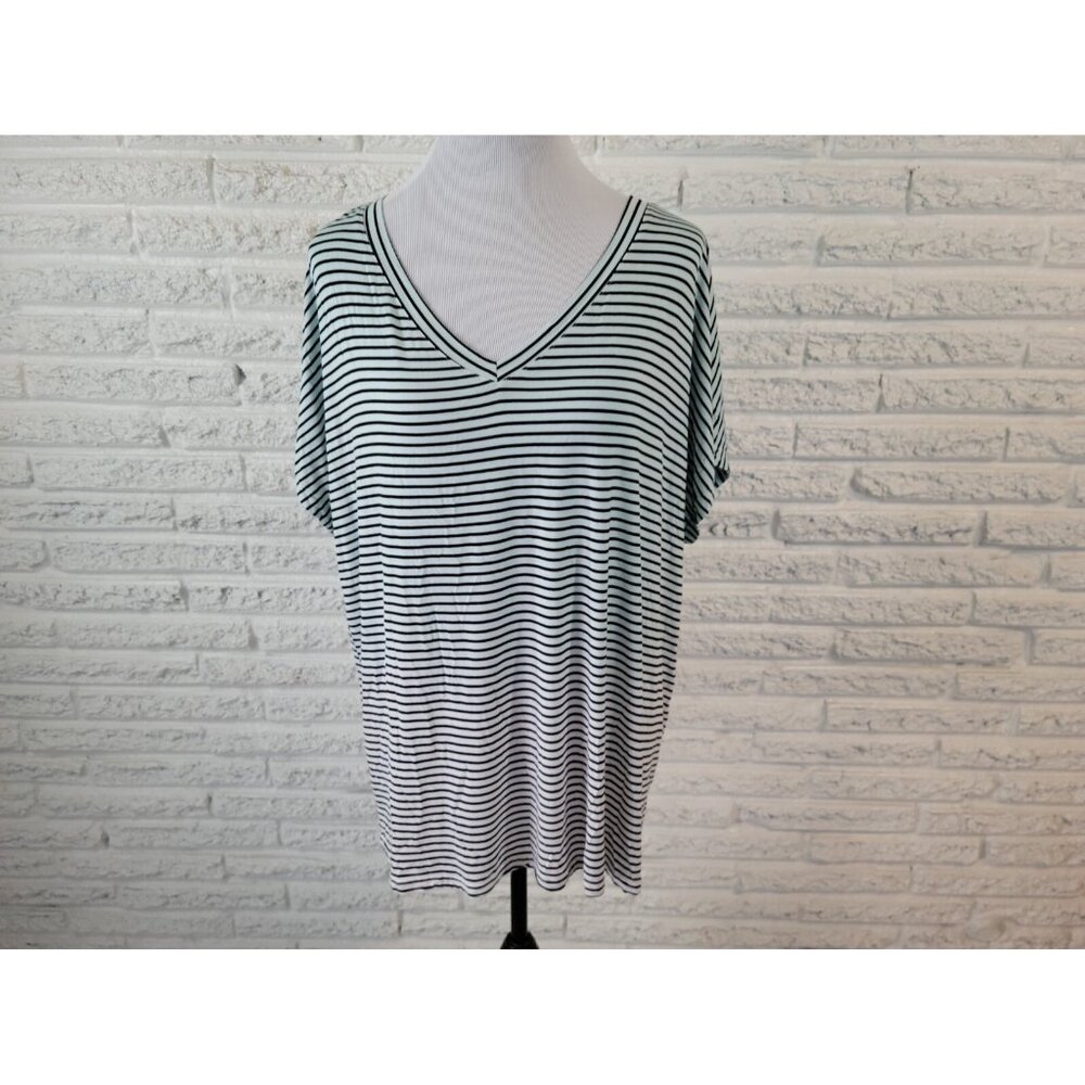 Sew in Love Womens Top 2XL Plus Tee Short Sleeve Stretchy VNeck STR128XE
